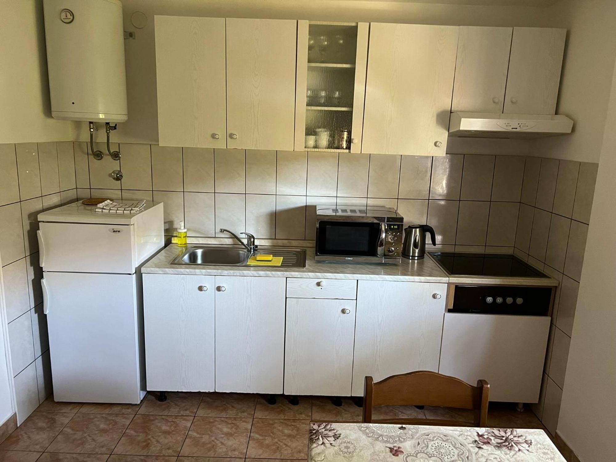 Apartments Jita Примоштен Екстер'єр фото